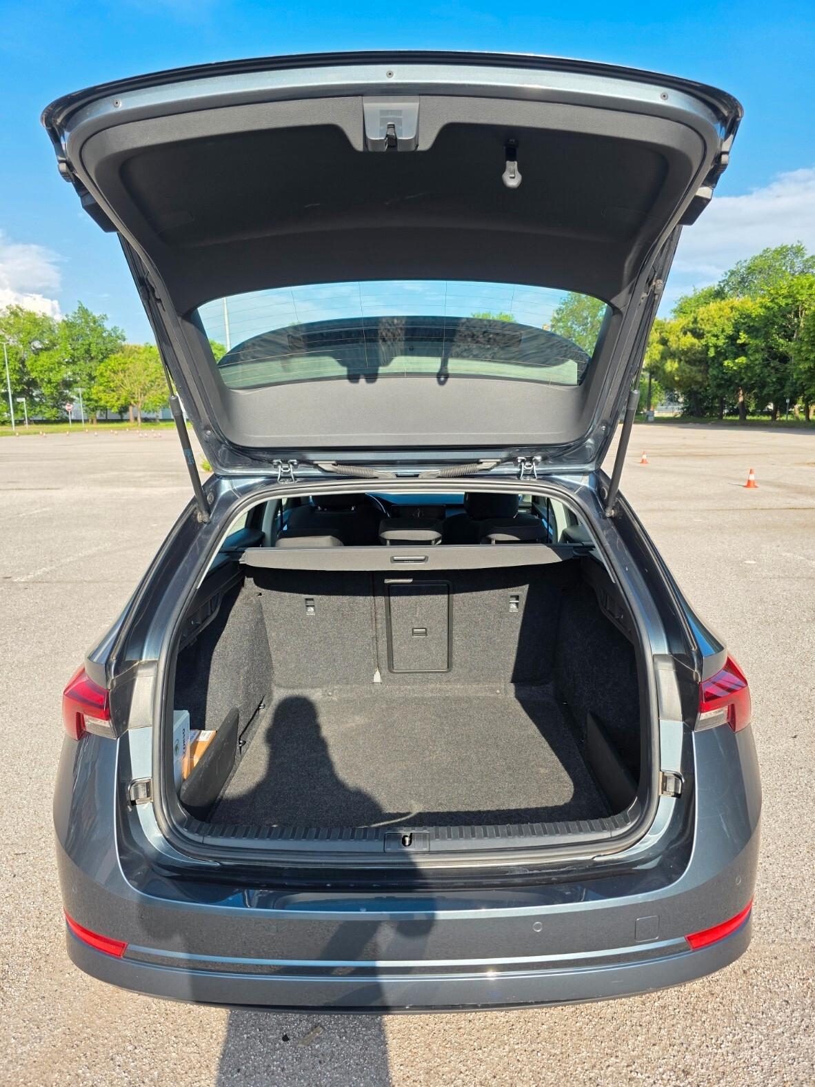 Skoda Octavia 2.0 TDI EVO SCR Wagon Executive Manuale
