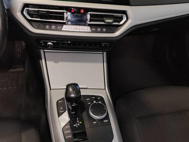 BMW 320 Serie 3 (G20/G21) d Touring Business Advantage a