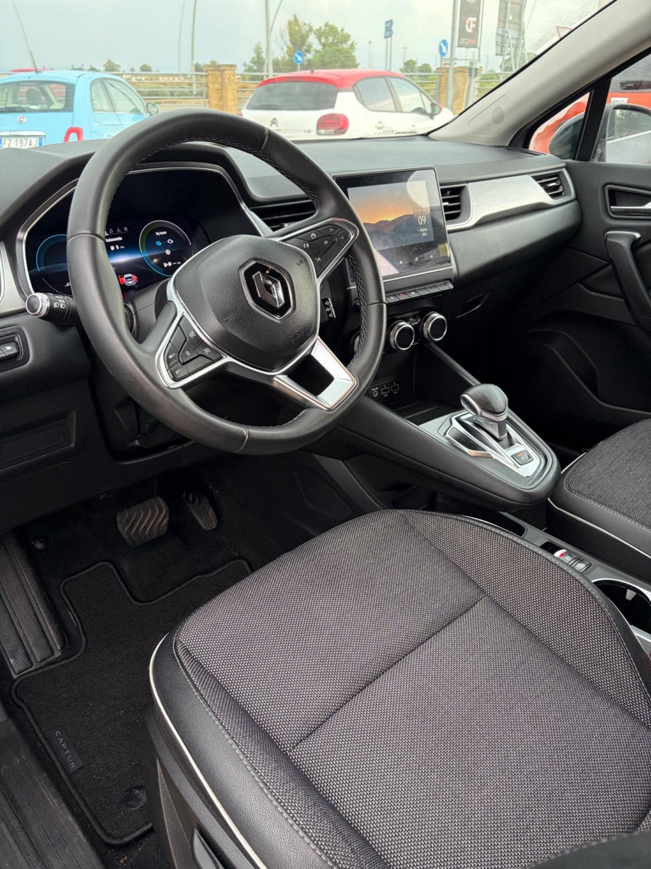 Renault Captur Plug-in Hybrid E-Tech Strafull !!!