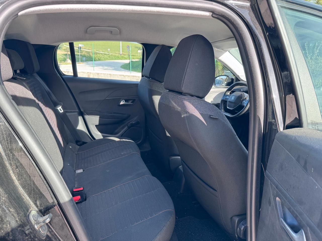 Peugeot 208 1.2 BENZINA - NEOPATENTATI -