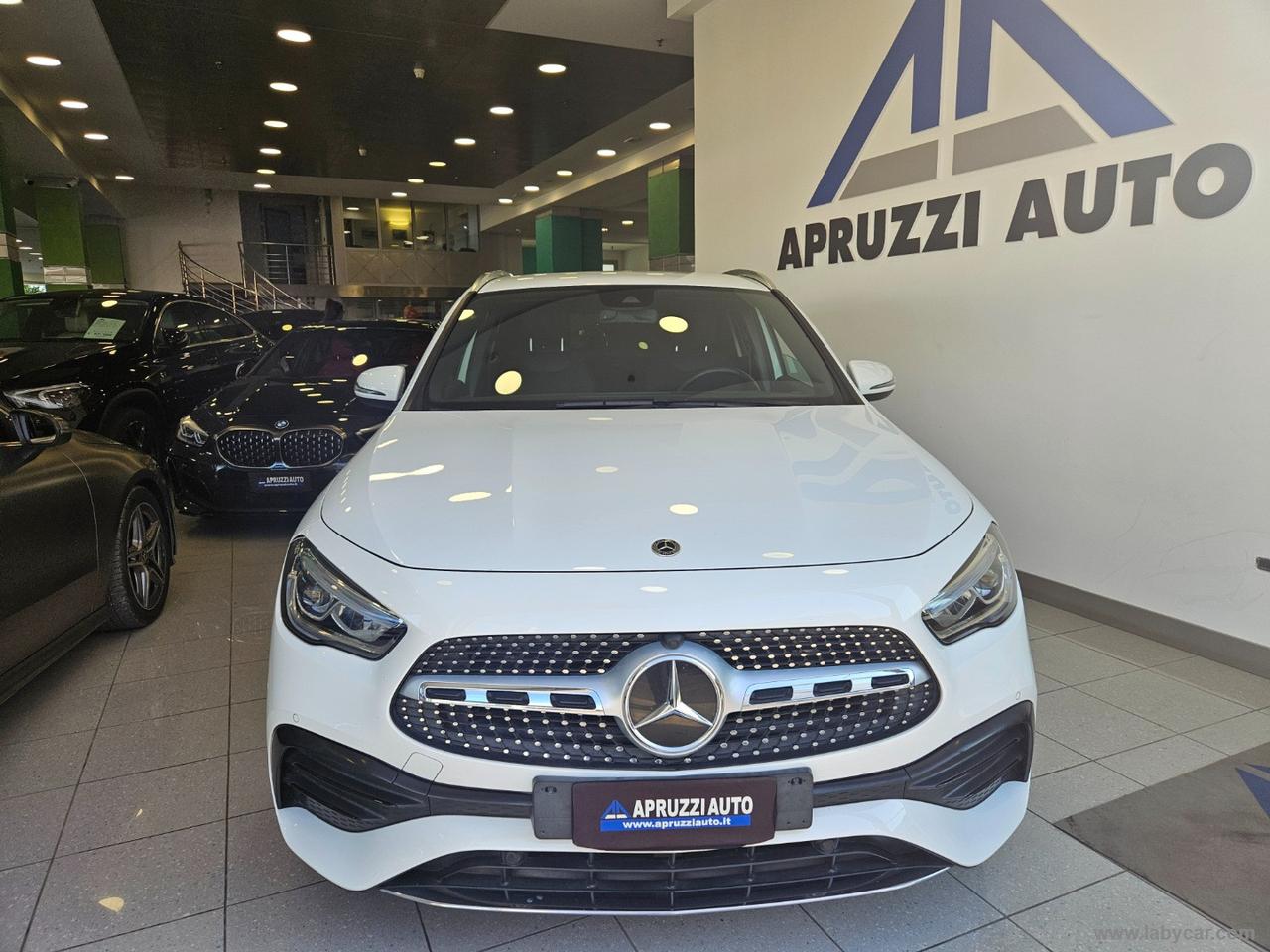 MERCEDES-BENZ GLA 180 d Automatic Premium