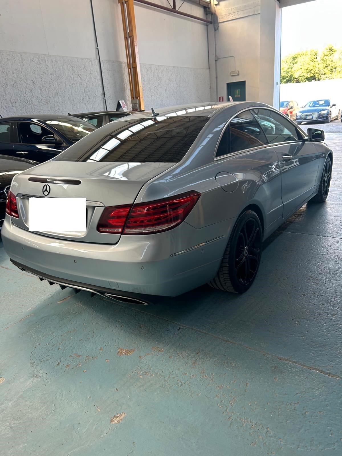 Mercedes-benz E 220 CDI Coupé Premium
