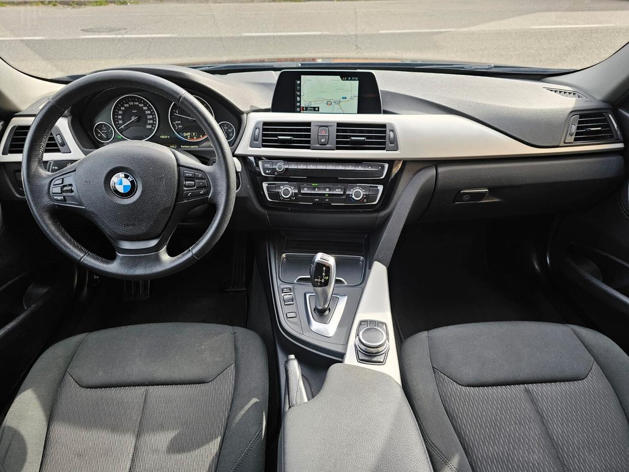 Bmw 316d 115cv Touring Sport*Aut*Bi-Xeno*Navi*Pdc*17*