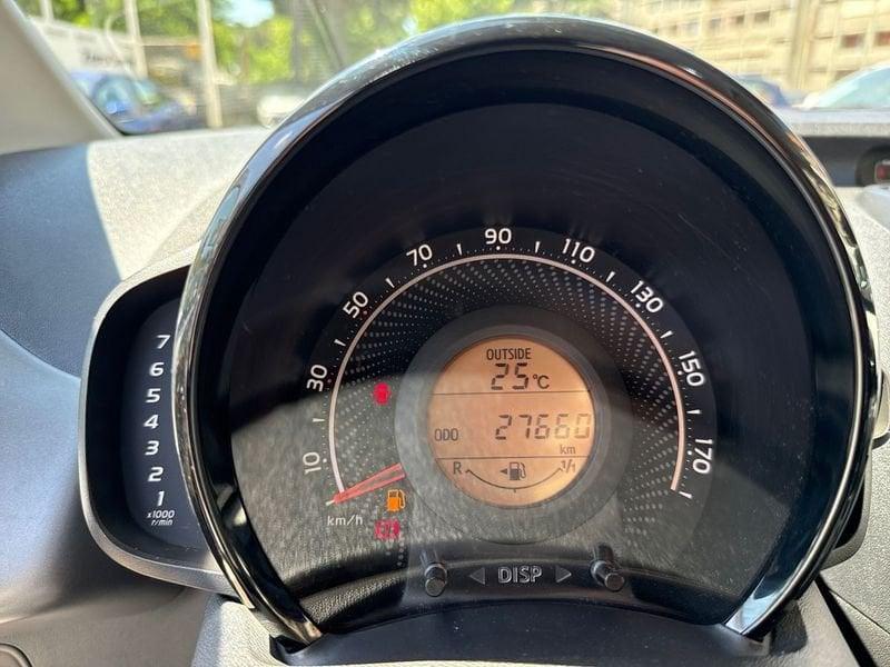 Toyota Aygo Aygo 5p 1.0 x-play 72cv