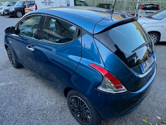 Lancia Ypsilon 1.0 FireFly 5 porte S&S Hybrid Gold Plus