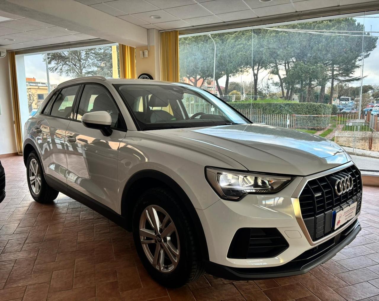 Audi Q3 40 TDI quattro S tronic Business Advanced