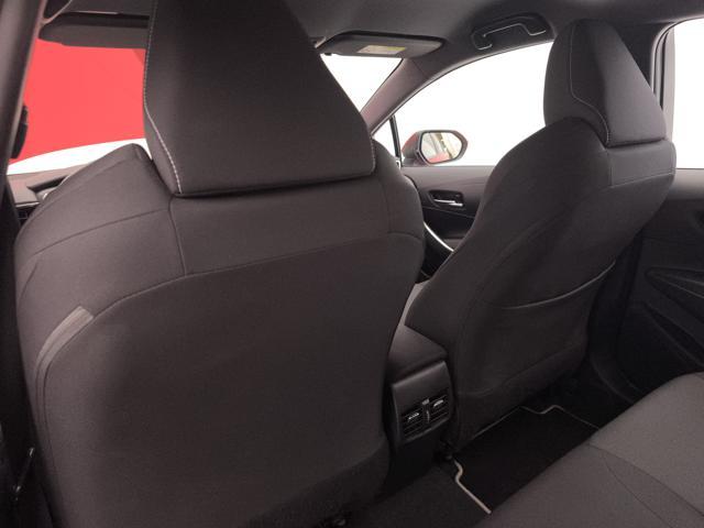 TOYOTA Corolla 1.8h Business Tech cvt
