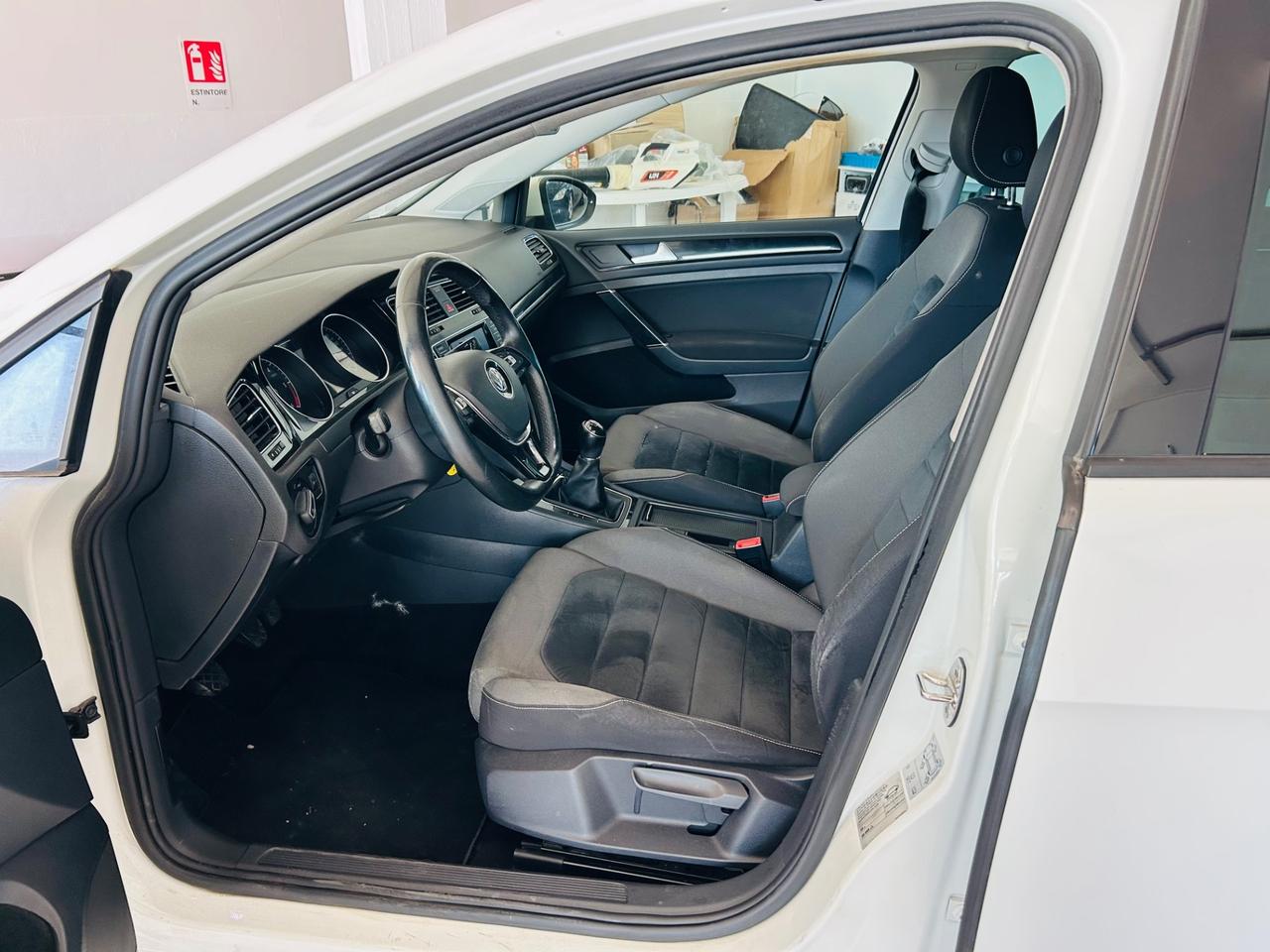 Volkswagen Golf BUSINESS 1.6 TDI 5P HIGHLINE BLUEMOTION TECHNOLOGY