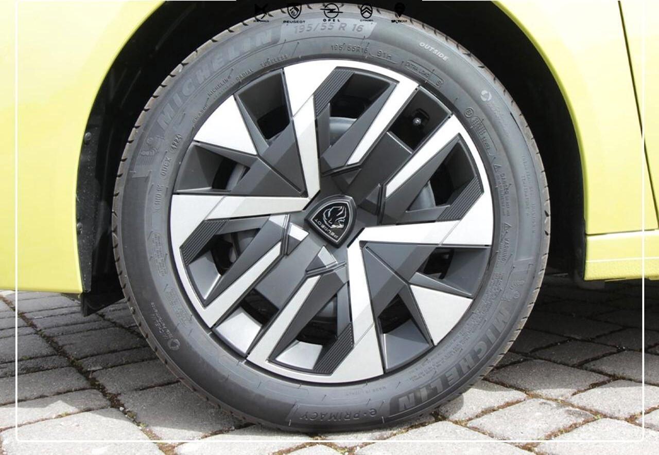 Peugeot 208 Hybrid 110 e-DCS6 5 porte Style