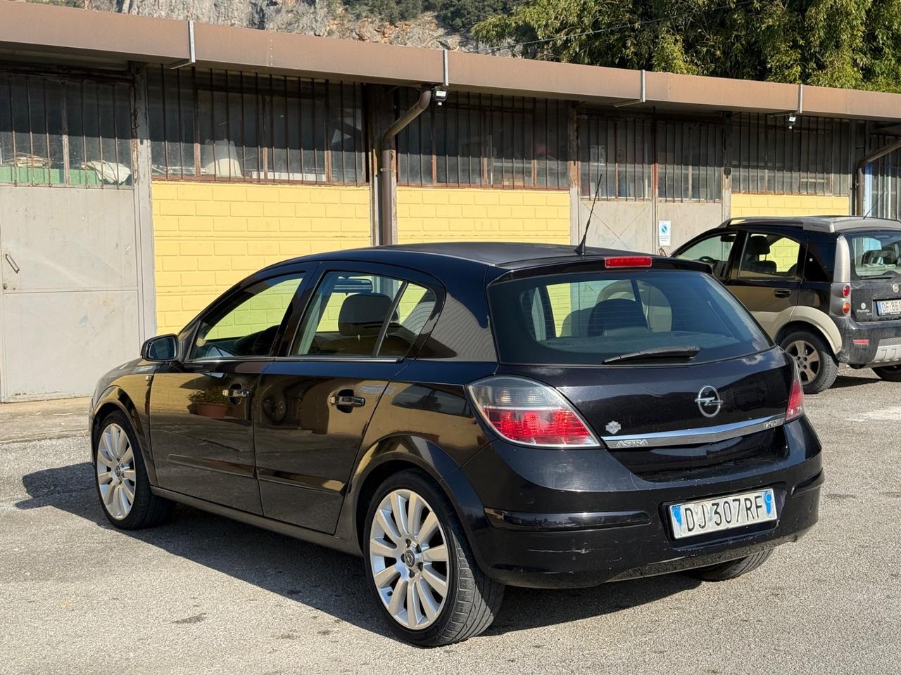 Opel Astra 1.7 CDTI 101CV 5 porte Cosmo