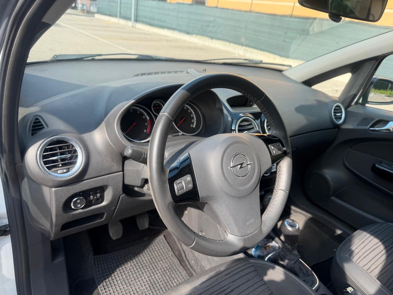 Opel Corsa 1.2 Gpl - NEOPATENTATI - 12 MESI DI GARANZIA -