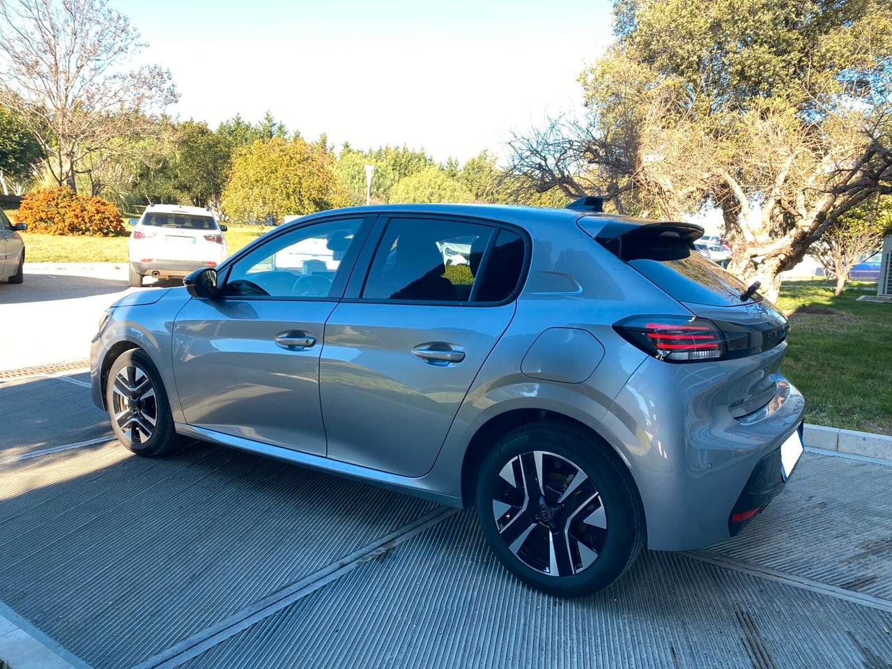 Peugeot 208 PureTech 100 Stop&Start 5 porte Allure