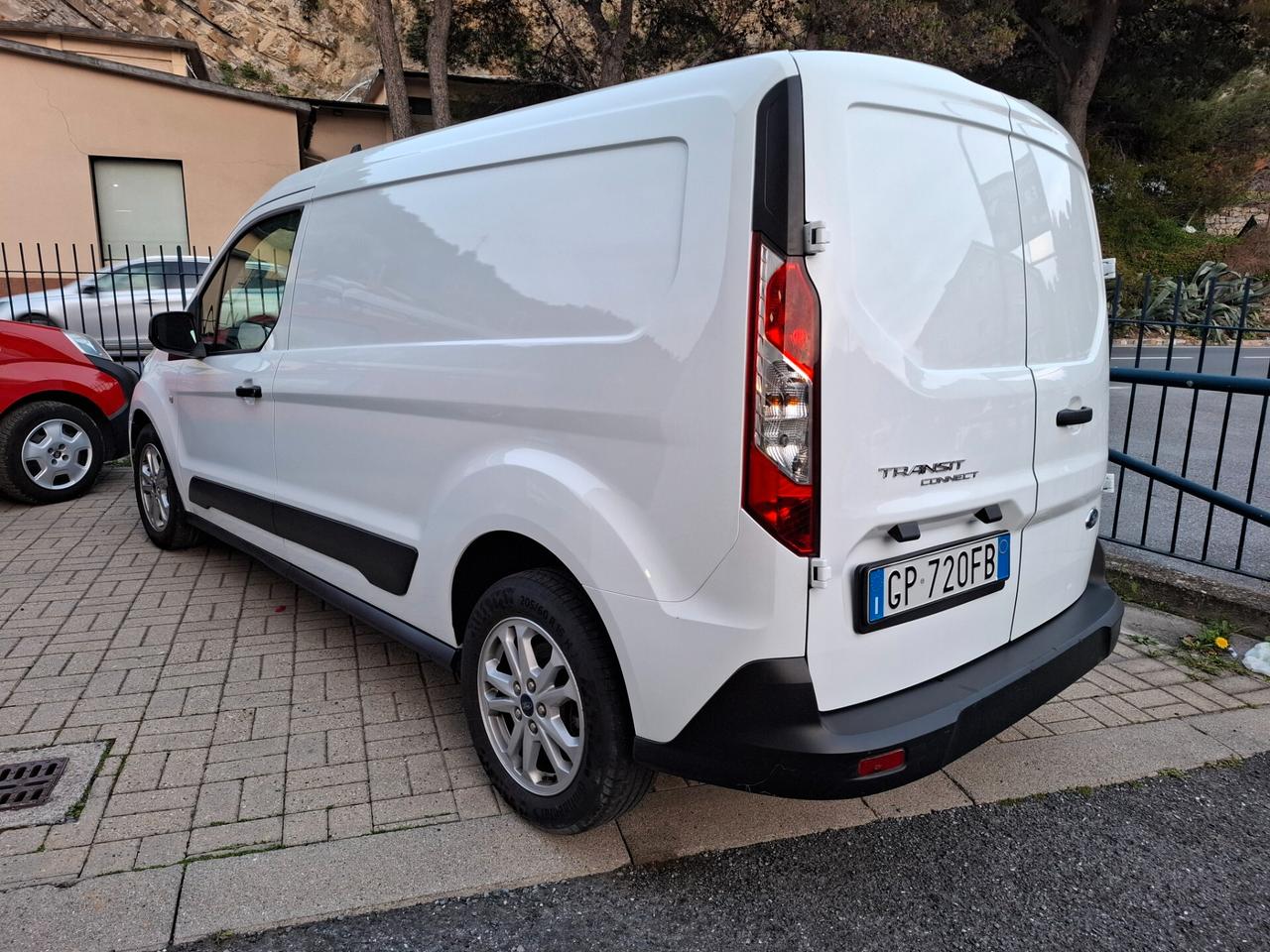 FORD TRANSIT CONNECT 1.5 EBLUE L2H1