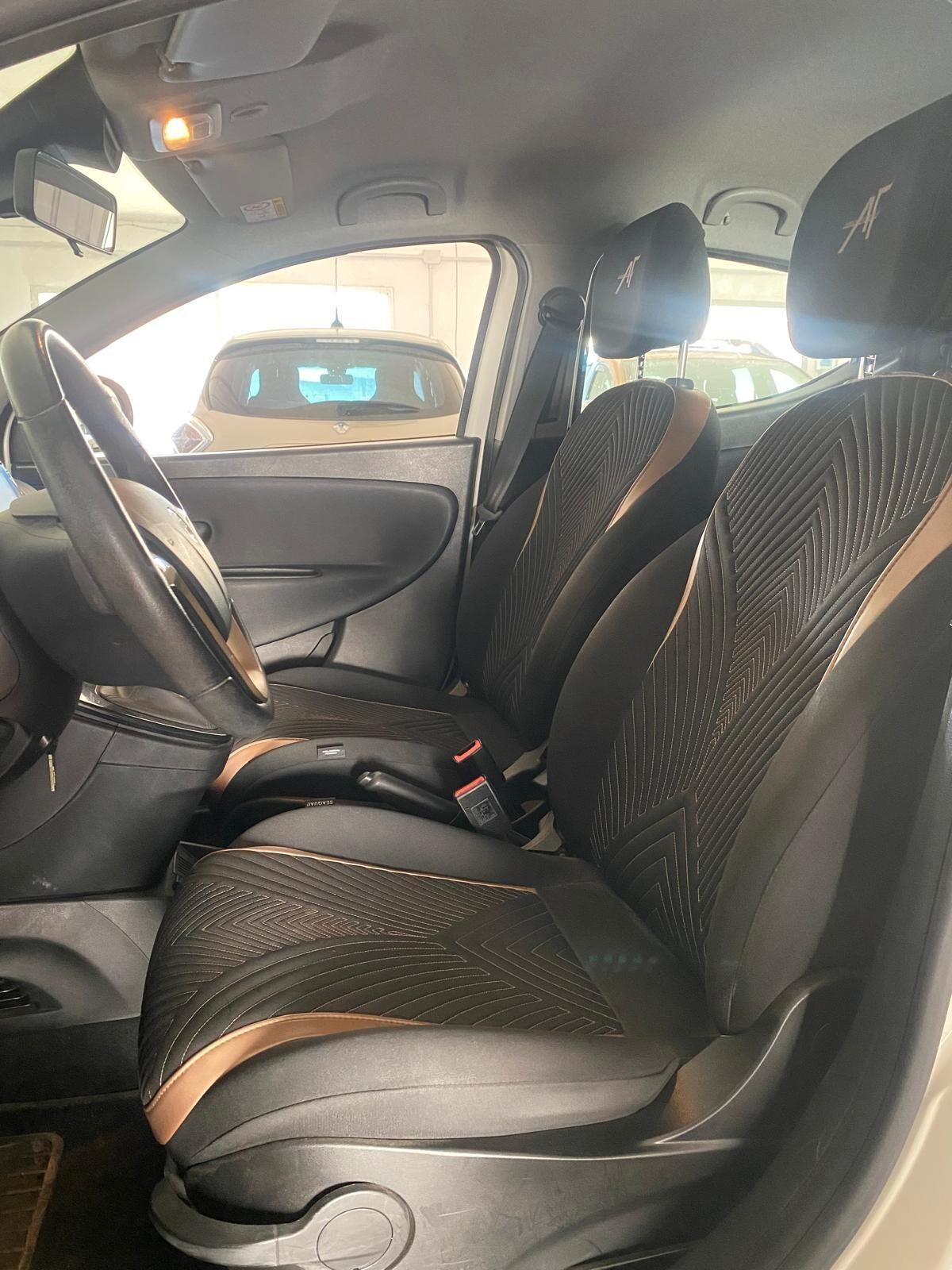 Lancia Ypsilon 1.0 FireFly 5 porte S&S Hybrid Alberta Ferretti