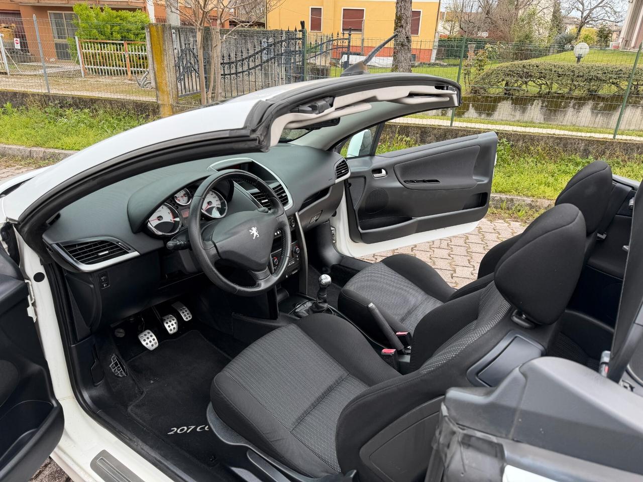 Peugeot 207cc 1.6 HDi Cabrio OK Neopatentati