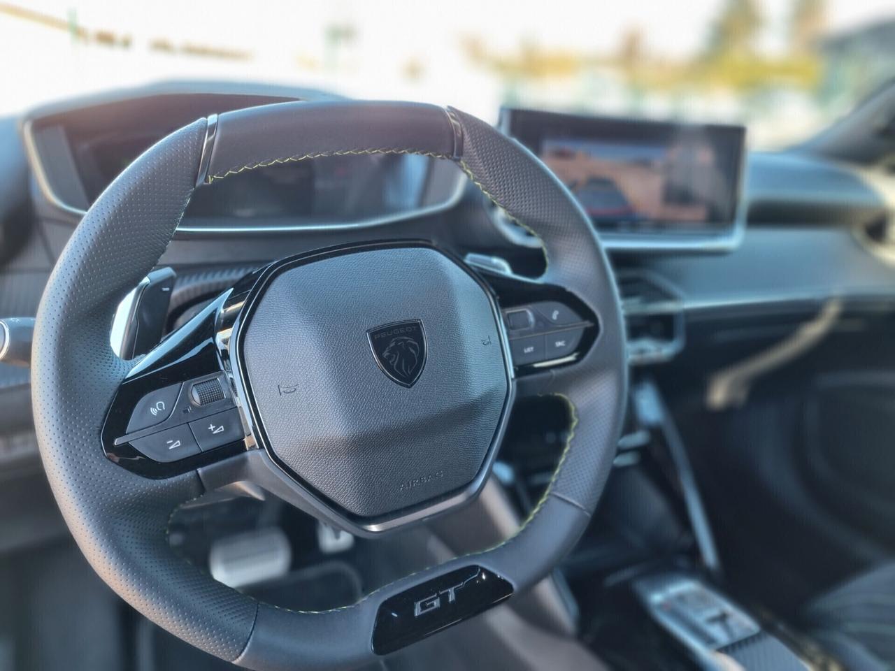 Peugeot 2008 PureTech 130 S&S EAT8 GT