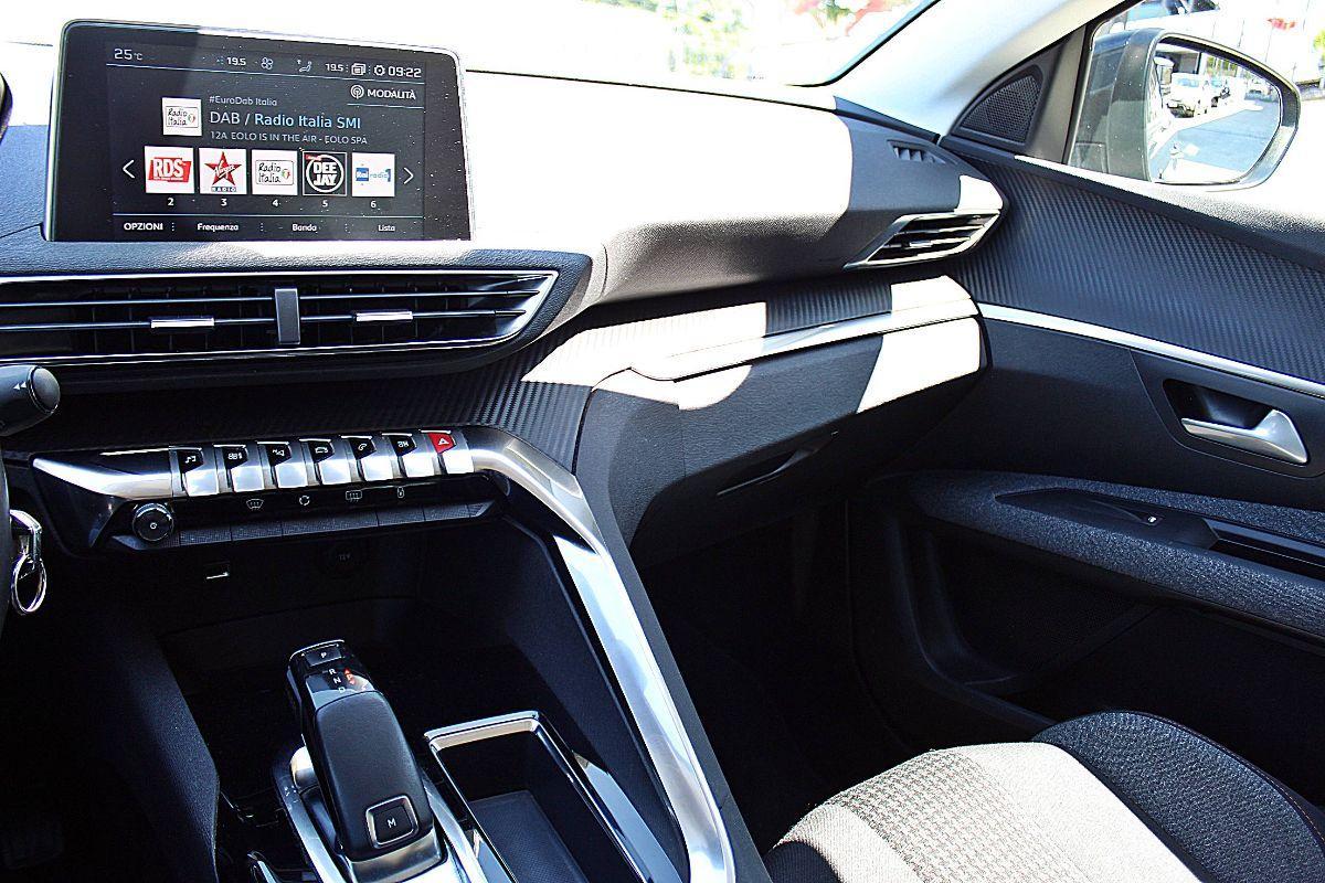 PEUGEOT - 3008 - BlueHDi 130 EAT8 S&S Business