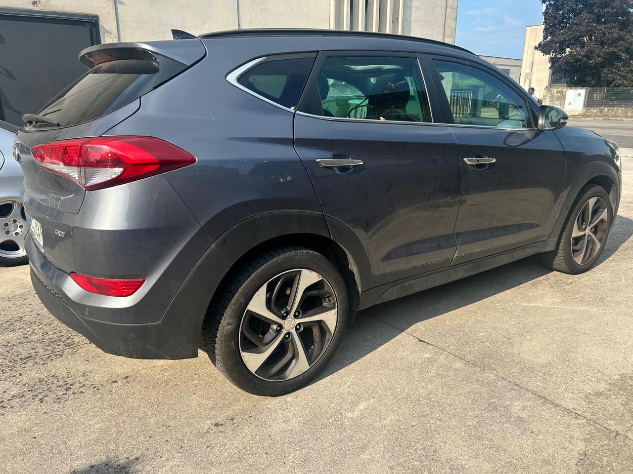 Hyundai Tucson 1700 CRDI X PRIME motore da rivedere