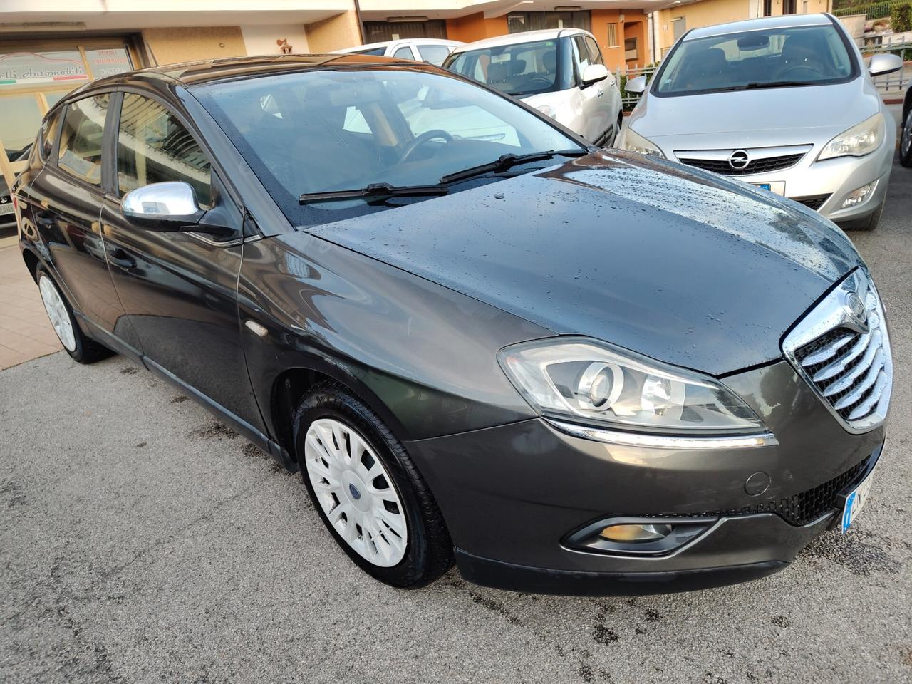 Lancia Delta 1.6 MJT DPF 105 CV Silver