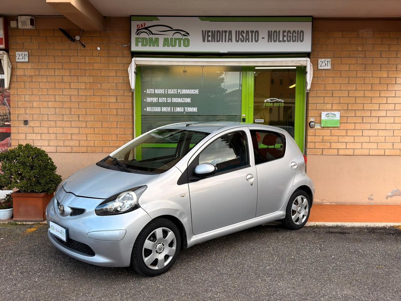 Toyota Aygo 1.0 12V VVT-i 5 porte Sol