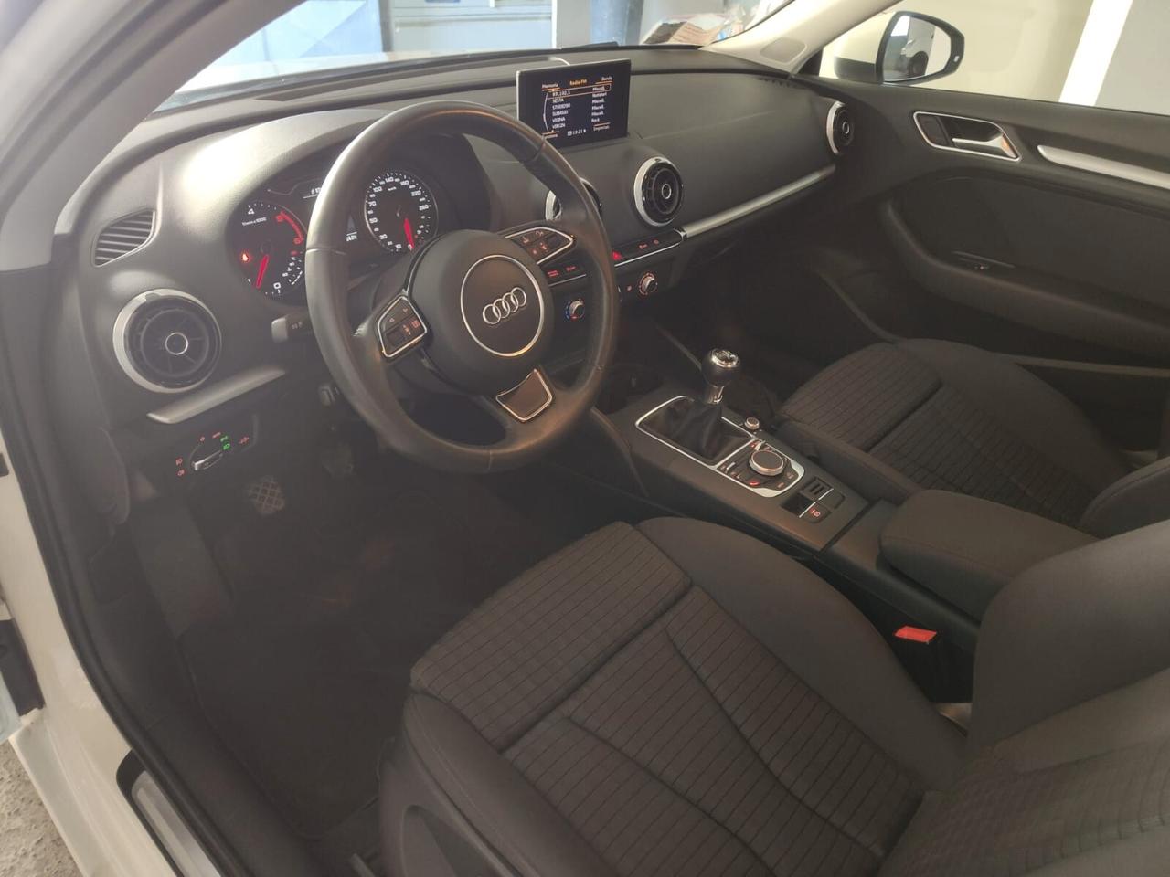 Audi A3 1.6 TDI 105 CV CR Ambition