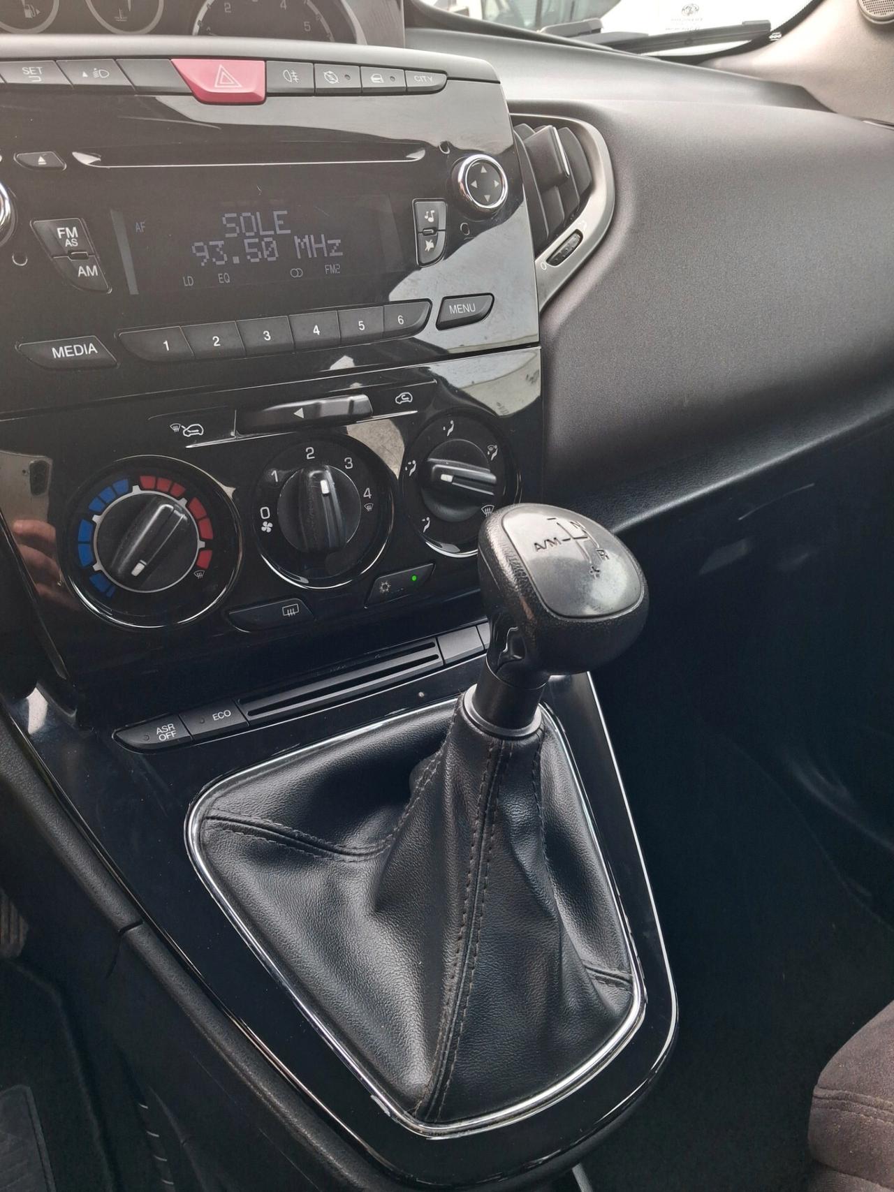 Lancia Ypsilon 0.9 TwinAir 85 CV Cambio Automatico