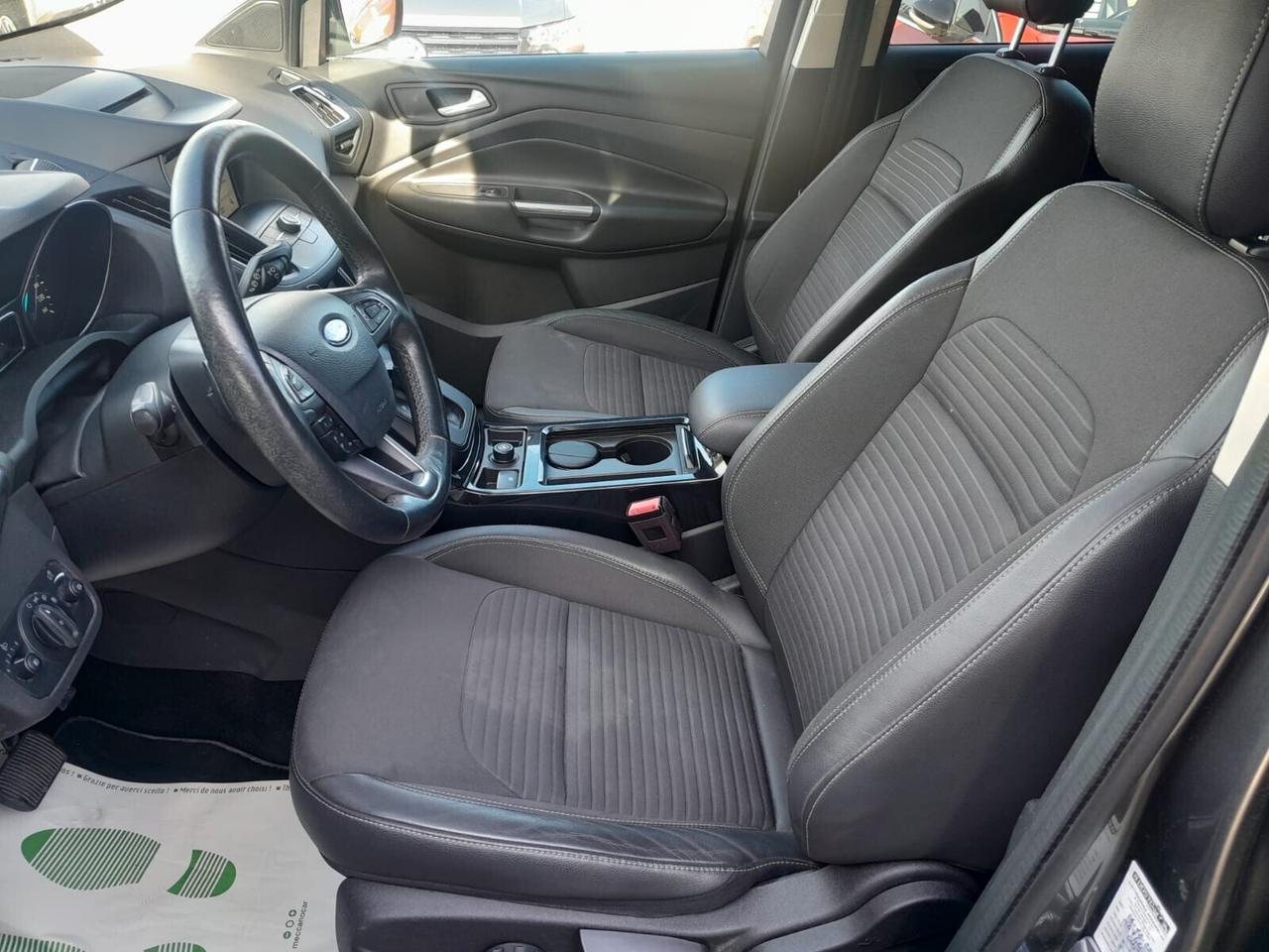 Ford Kuga 2.0 TDCI 150 CV S&S 4WD Powershift Titanium
