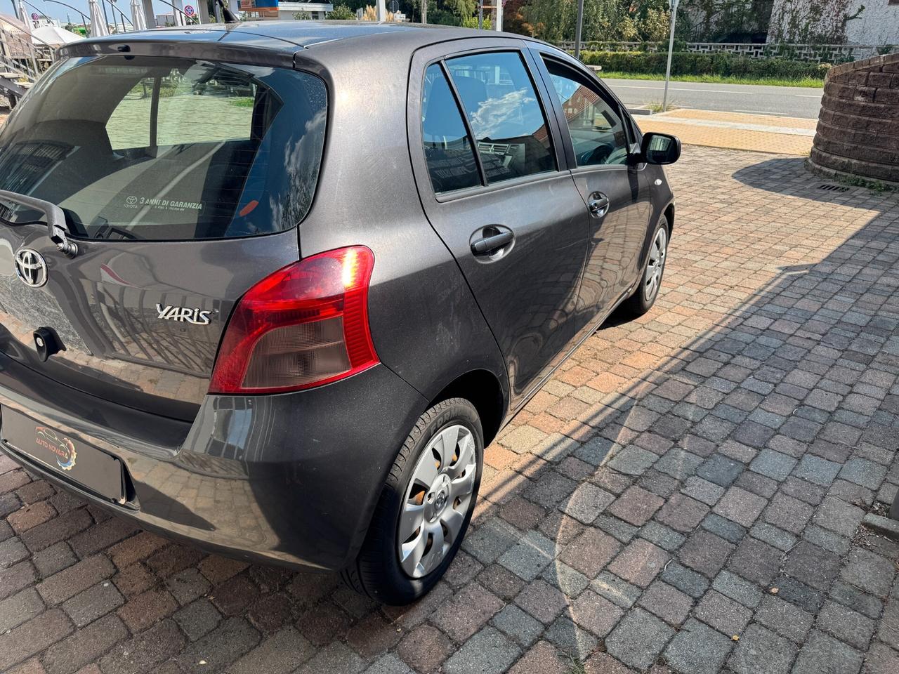 Toyota Yaris 1.3 5 porte Navi NEOPATENTATI