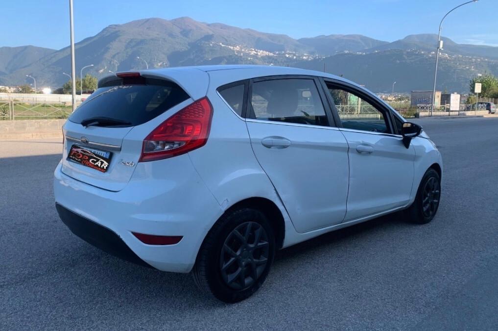 Ford Fiesta 1.4 TDCi 68CV 5 porte Titanium 12 MESI DI GARANZIA