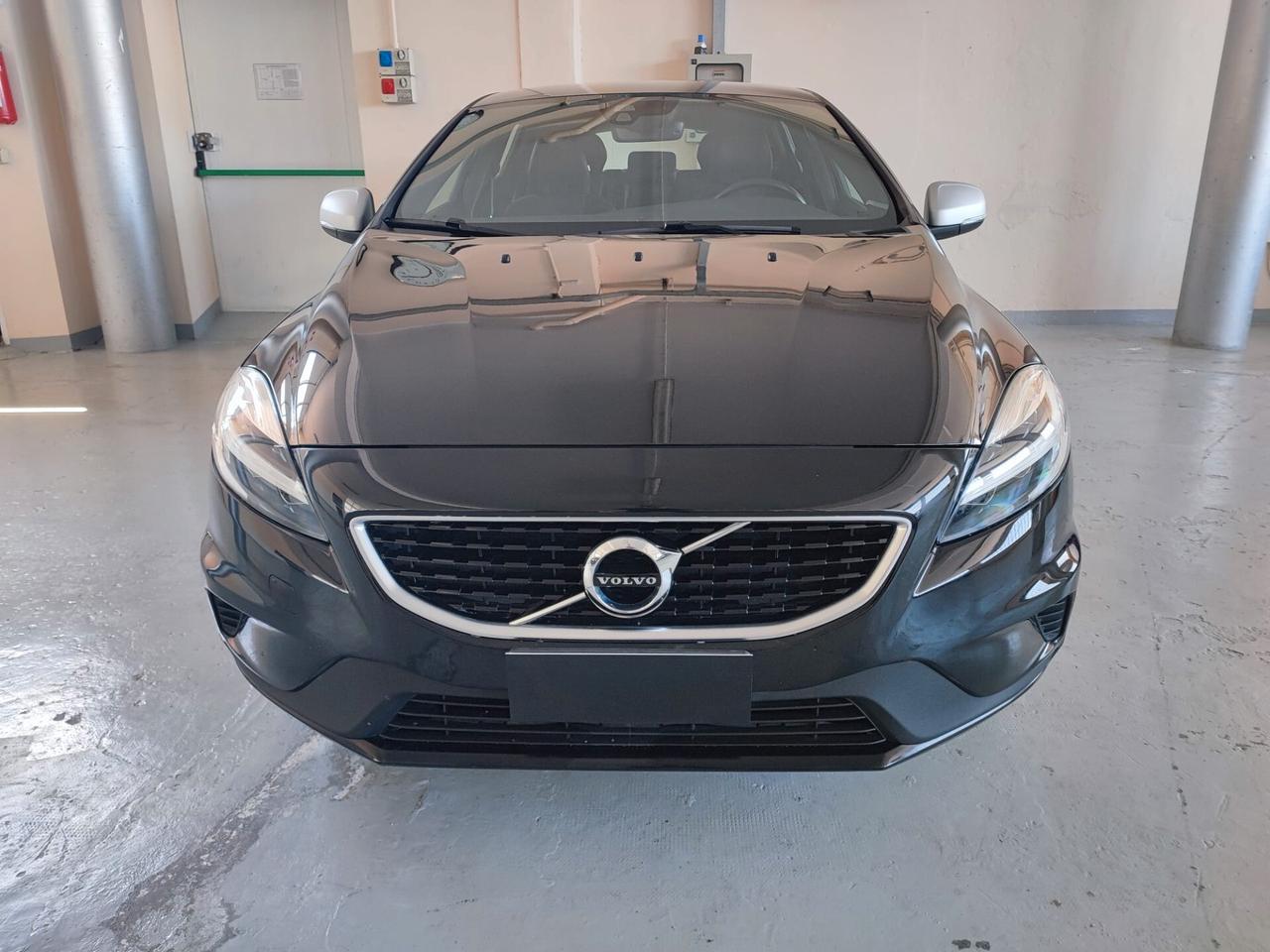 Volvo V40 D2 R-design