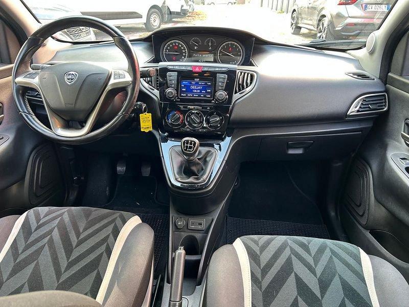 Lancia Ypsilon 5 Porte 1.2 8v 69cv Gold