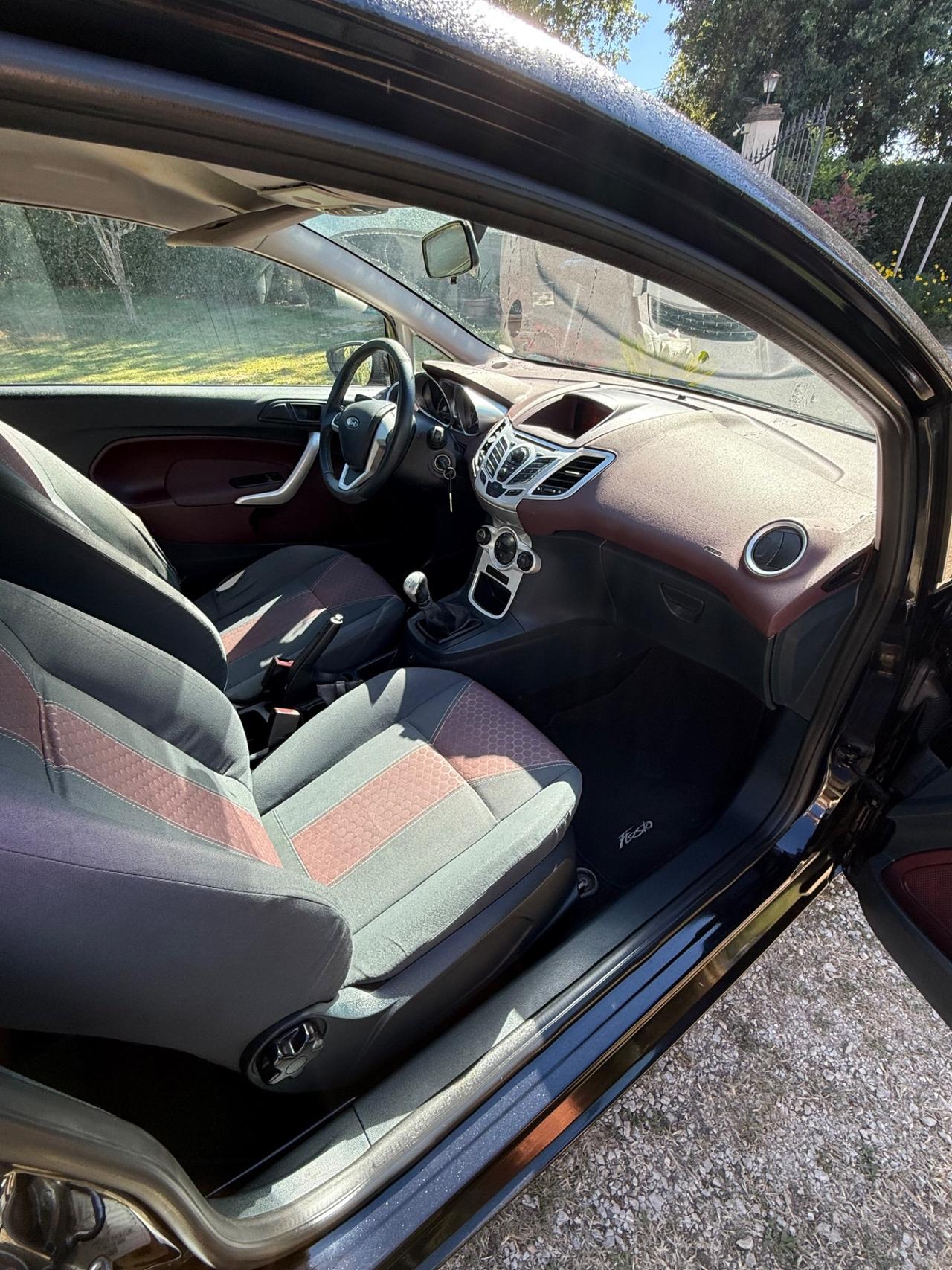Ford Fiesta 1.4 3 porte Bz.- GPL Titanium