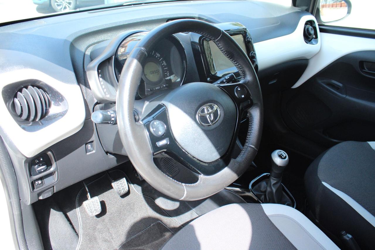 Toyota Aygo 1.0 VVT-i 69 CV 5 porte x-play