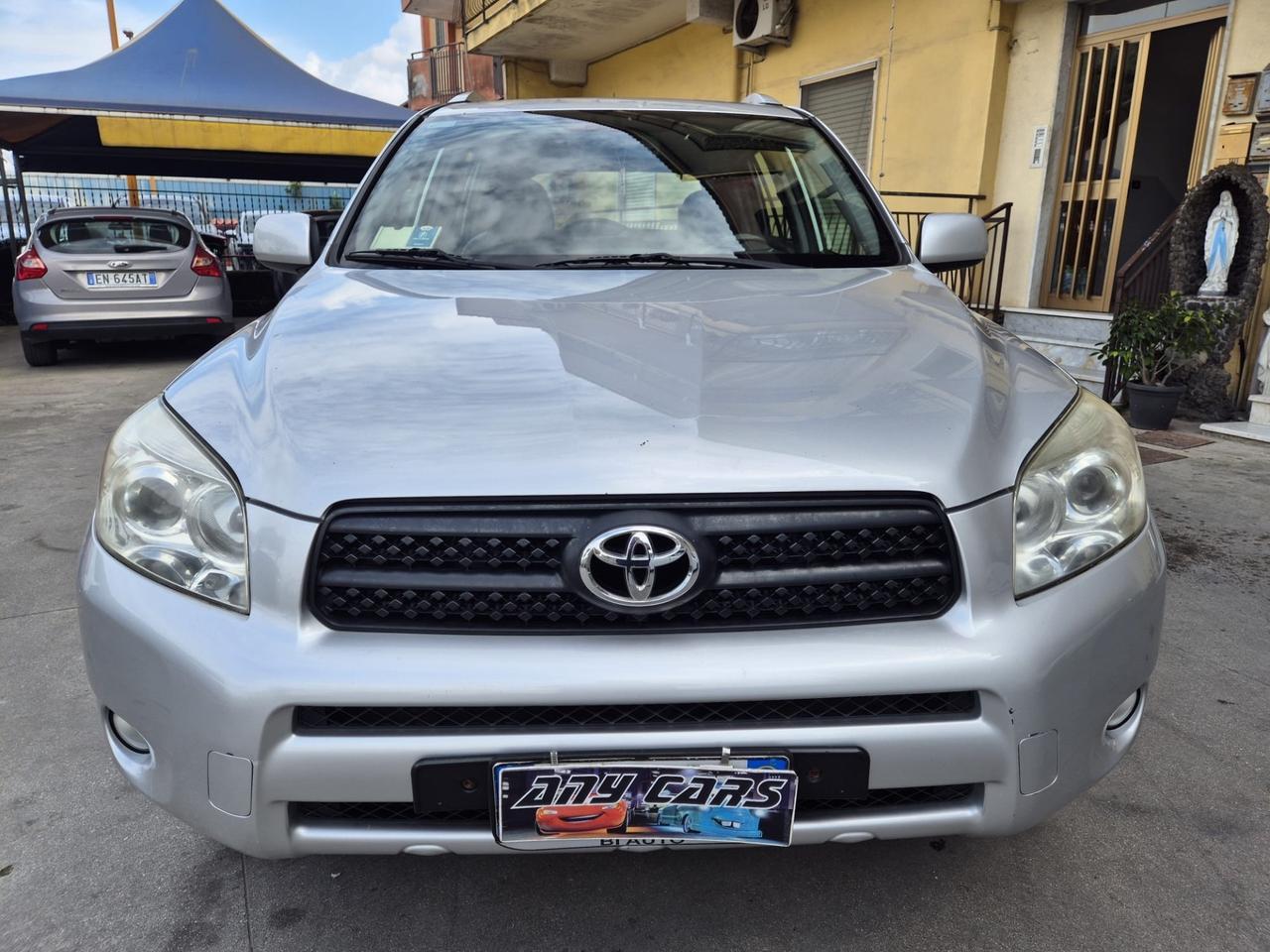 Toyota RAV4 2.2 D-4D 136 CV Luxury