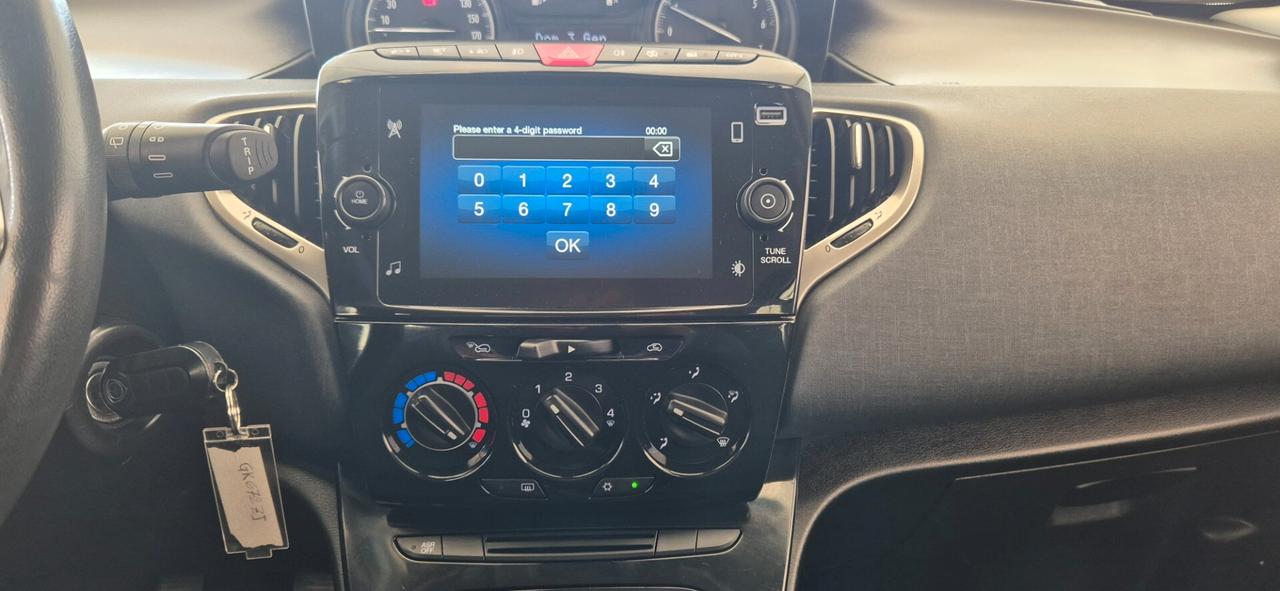 LANCIA Ypsilon 1.0 69CV BENZ/HYBRID 07/2022
