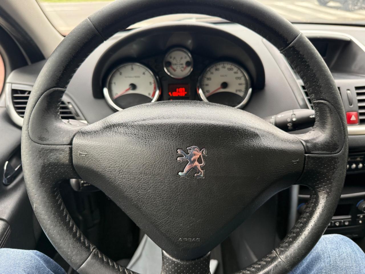 Peugeot 207 1.6 8V HDi 112CV allure