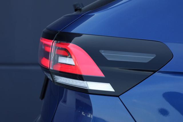 VOLKSWAGEN Taigo 1.0 TSI R-Line