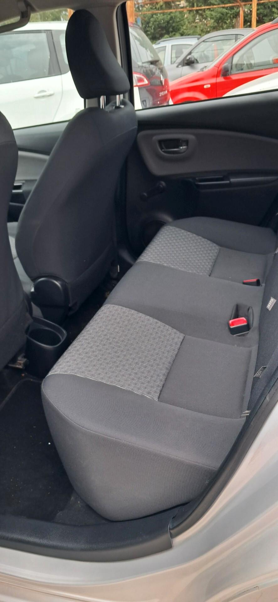 Toyota Yaris 1.0 5 porte Lounge del 216