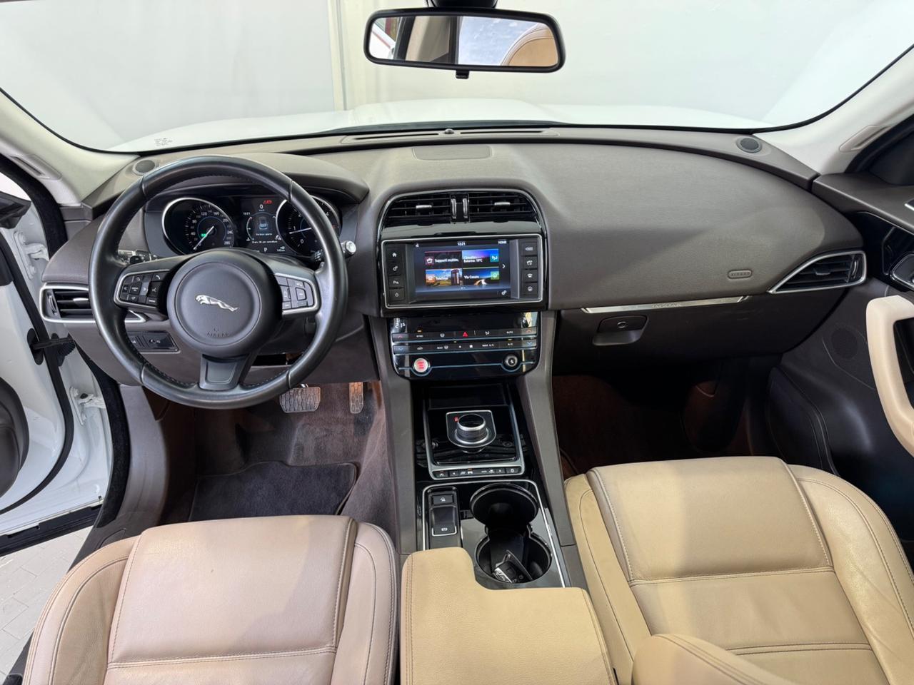 Jaguar F-Pace 2.0 D 180 CV AWD aut. Prestige