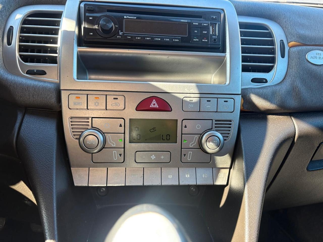 Lancia Ypsilon 1.3 MJT 90 CV Platino