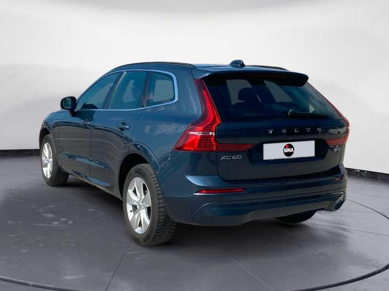 VOLVO XC60 2.0 b4 Momentum Pro AwD AuTo