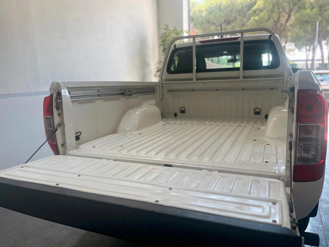 NISSAN NAVARA 2.3 dCi 4WD 2020 4 PORTE 4 POSTI - UNICOPROPRIETARIO