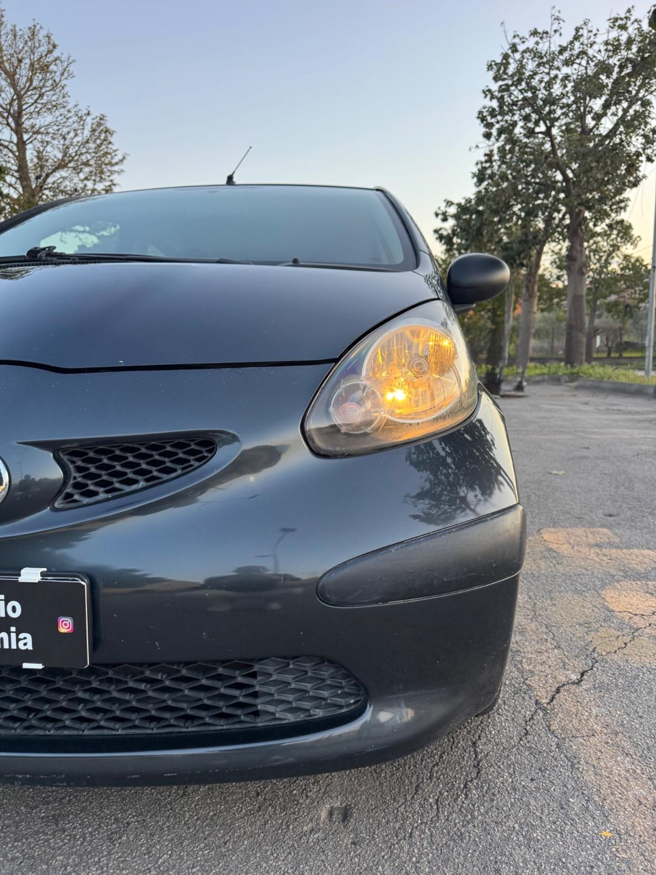 Toyota Aygo 1.0 BLOCK SISTEM