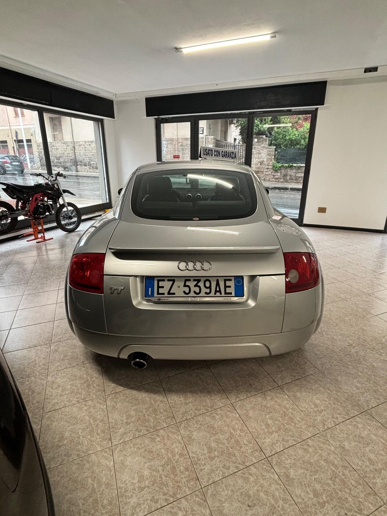 Audi TT S-LINE