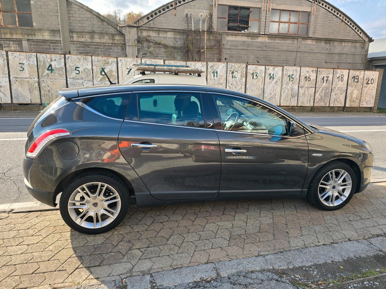 Lancia Delta 1.4 T-Jet 120 CV Platino 127km