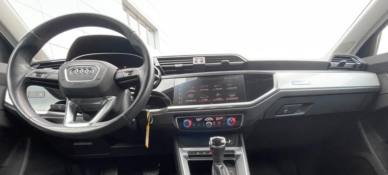 Audi Q3 35 TDI S tronic Business