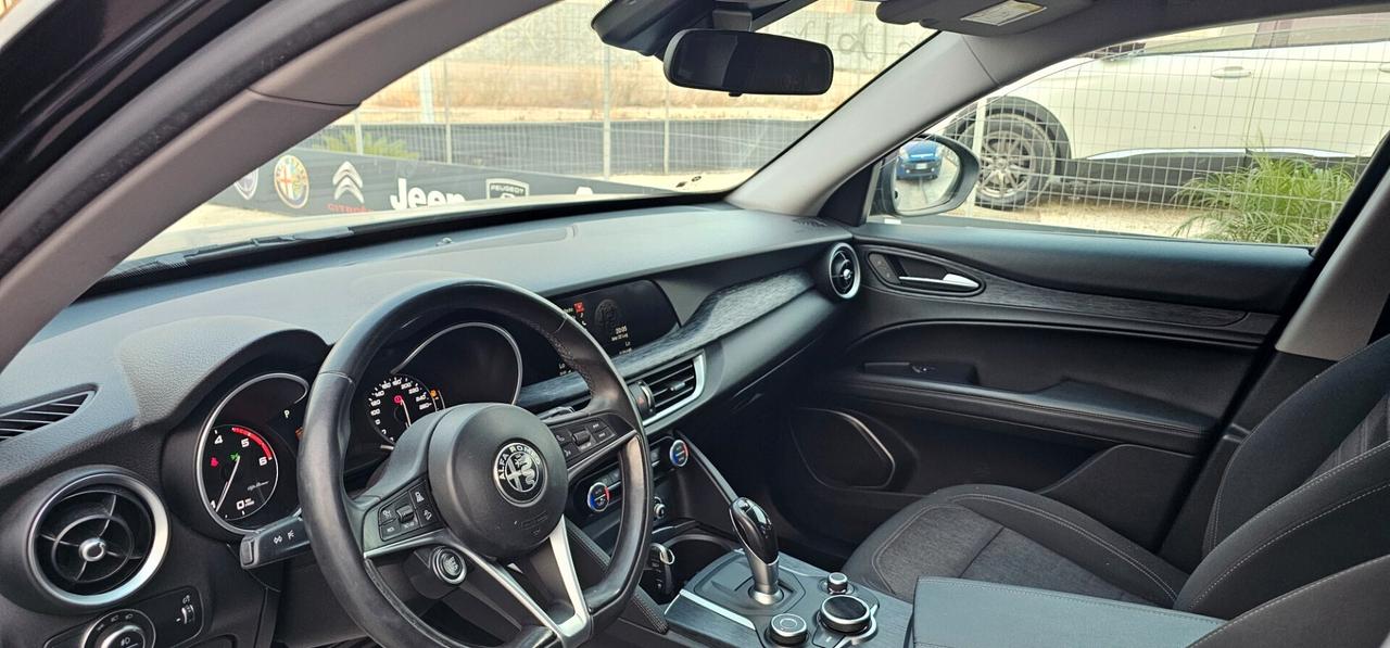 Alfa Romeo Stelvio 2.2 Turbodiesel 160 CV AT8 RWD Sport-Tech
