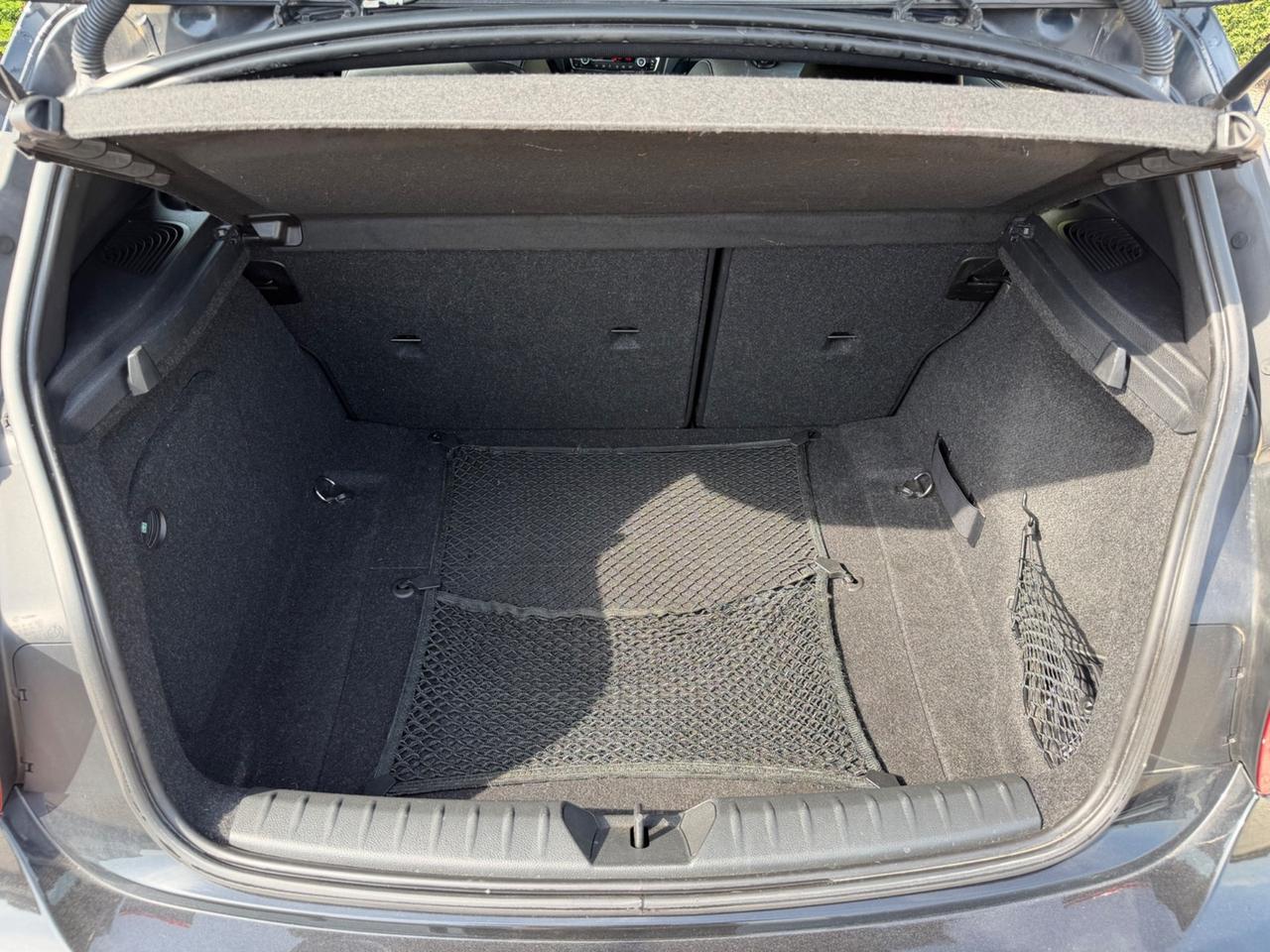 Bmw 118 118i 5p. Unique