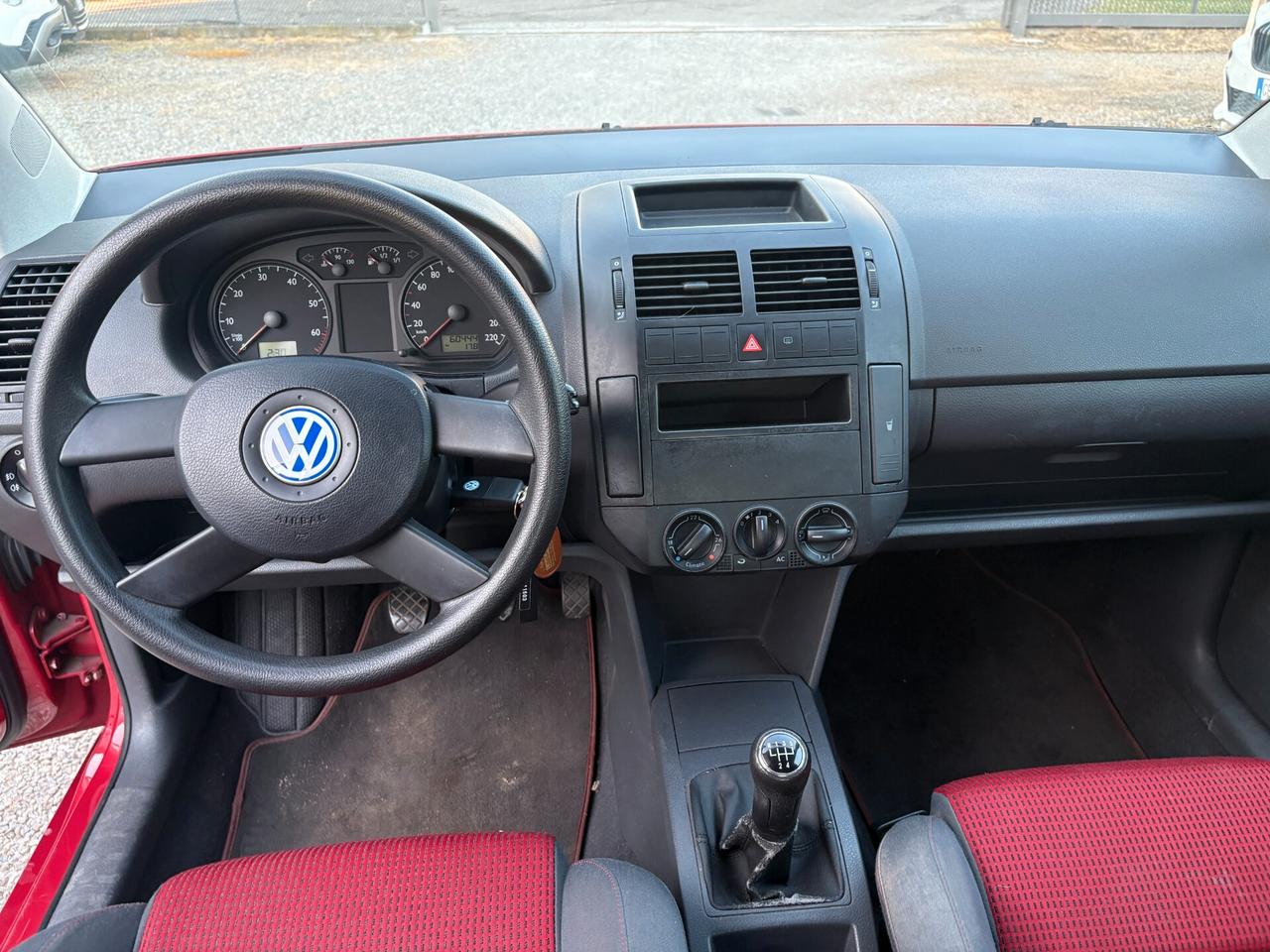 Volkswagen Polo 1.4 16V 5p. Trendline 60.000 Km.