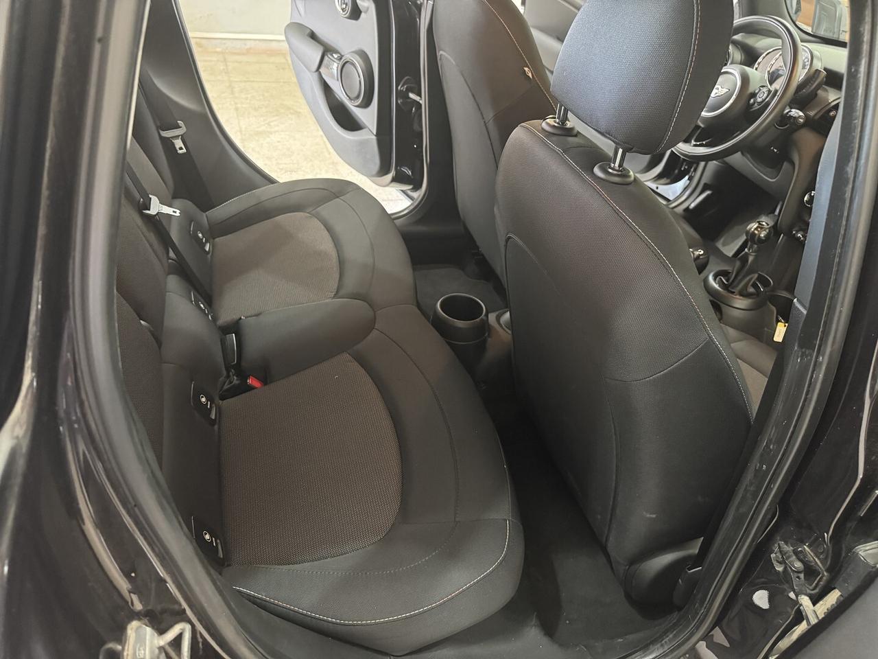 Mini Cooper D Businiss XL 1.5 dci 5 porte Navi.